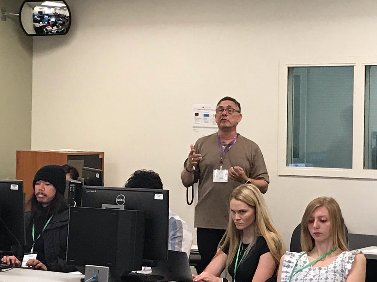 NewsManLou's tweet photo. Really enjoyed talking with students about producing at the #broadcastbootcamp at Grossmont College. Thanks to @Presspasslc for asking me to take part. https://t.co/GJCpZjFYvs