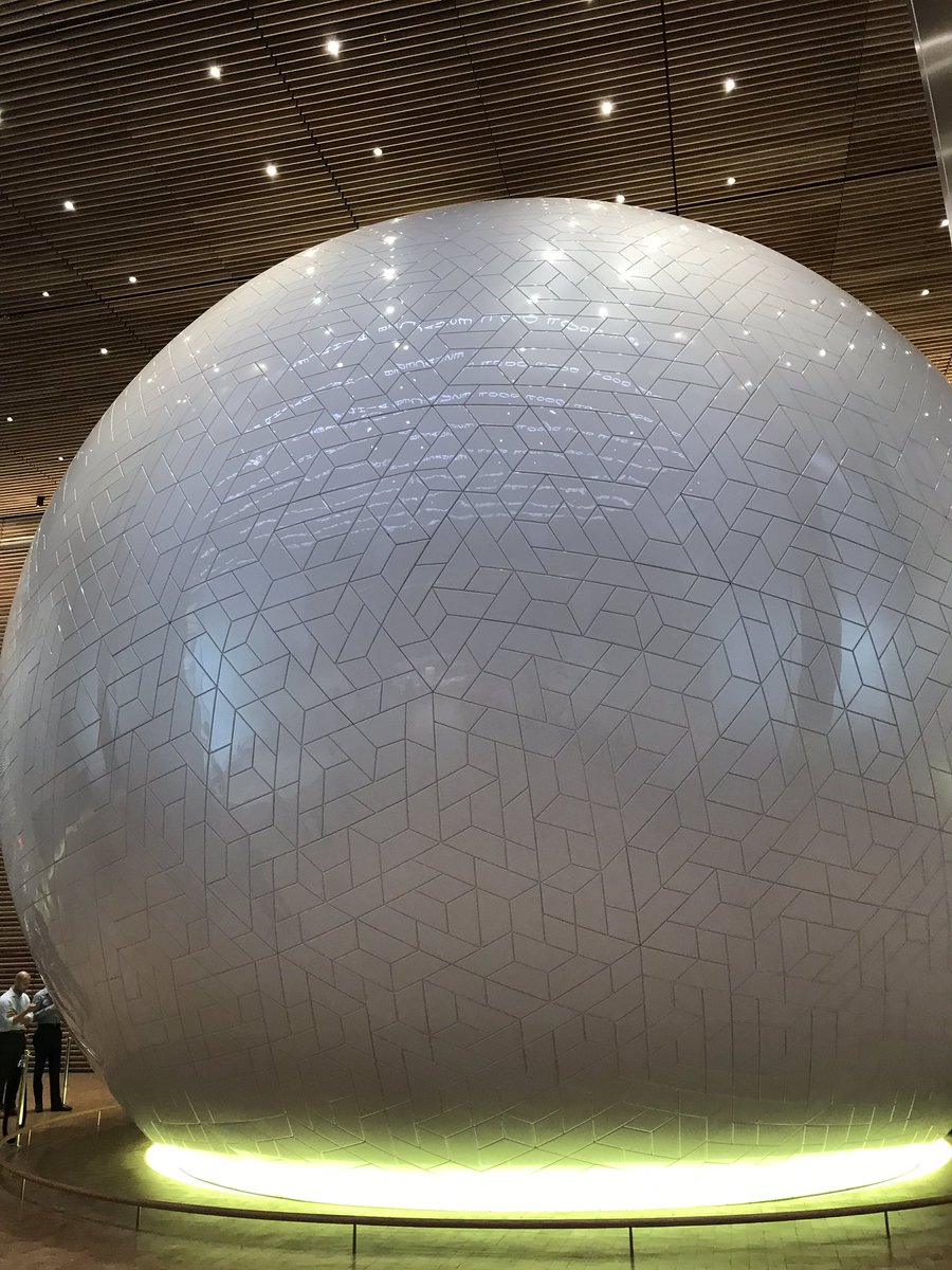 laarnid1's tweet photo. Was a tourist today and checked out the #UniversalSphere at HQ #StevenSpielberg #DreamWorksAnimation #NBCUhereyoucan #MeetComcast https://t.co/8l7w9GTHij