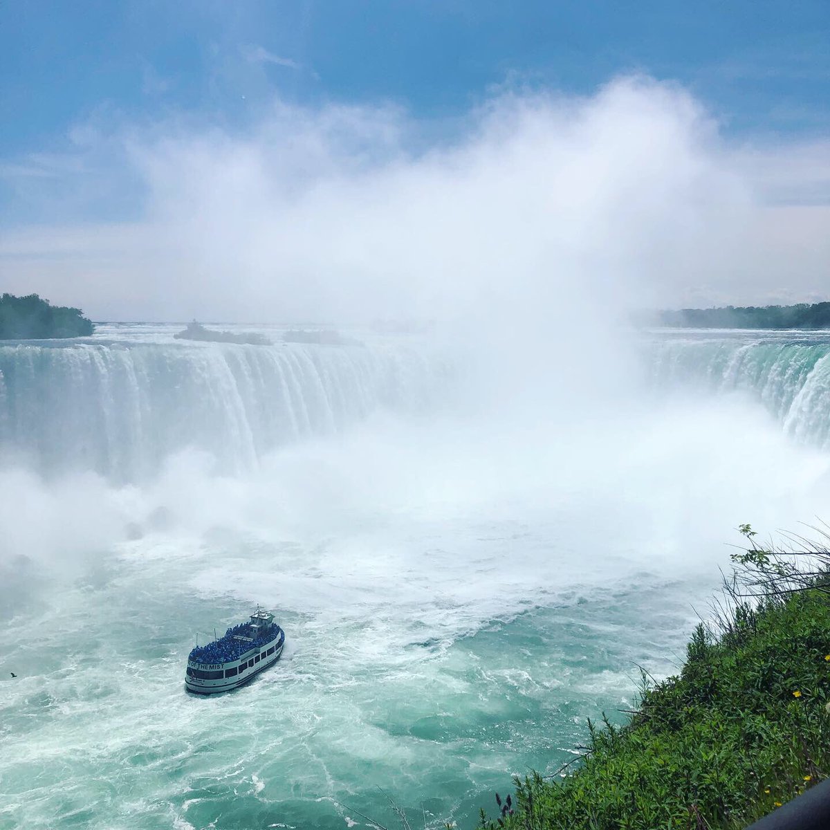mrstravica's tweet photo. Yesterday we enjoyed a beautiful day in Niagara Falls with our intermediate students #yearendtrip @StAngelaTCDSB https://t.co/rZtFwQSQsk