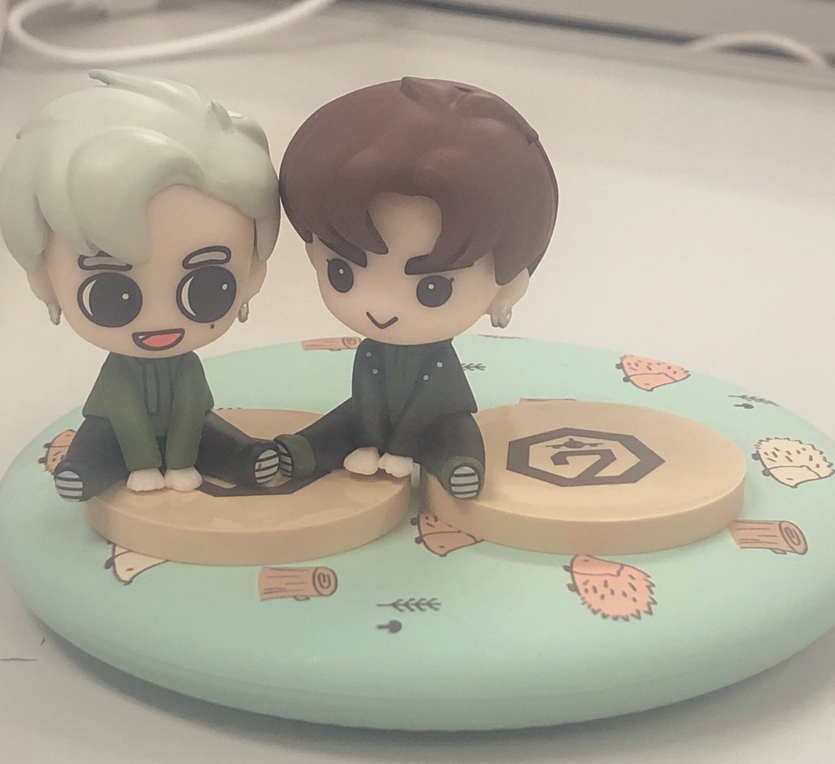 bambam_yani's tweet photo. 🐍: มัคมัคเป็นอาราย
🐰: ก็เมื่อวานบัมบัมบอกว่ามัคนั่งเบียดบัมบัมนิ😢
🐍: มัคงอนบัมบัมหร๋อออ😐
🐰: ป๊าววววววววซะหน่อย!!!
🐍: อ่ะๆๆ วันนี้บัมบัมให้มัคนั่งเบียดบัมบัมกะได้.....หายงอนละเนอะ😊
🐰: เย่ๆๆๆ🥰🥰🥰
//มัคไม่ได้งอนมัคเค้าน้อยใจเฉยๆ😌
#MarkBam #MTBB #MTBBSTORY https://t.co/2kVMulUQGk