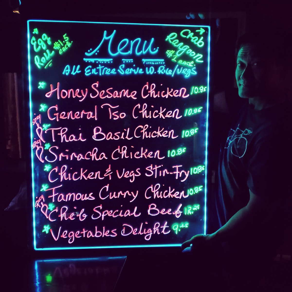 Getting ready for #worldslargestfoodtruckrally in #downtowndetroit this Fri-Sun 11a to 10p. Area 3 #fortunecookingfoodtruck #cheftomlin