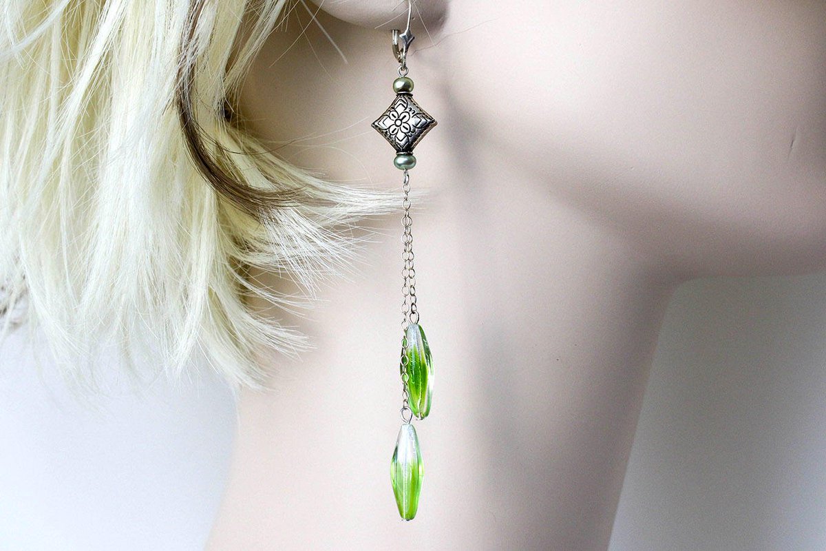 capcitycrafts's tweet photo. Long Green Sterling Silver Earrings Green Shoulder Duster Spring Green Long Dangle Earrings https://t.co/SJKiiDIddR #handmadegifts #silver_jewelry #jetteam #BohoDangles https://t.co/kGdBWCMb5g