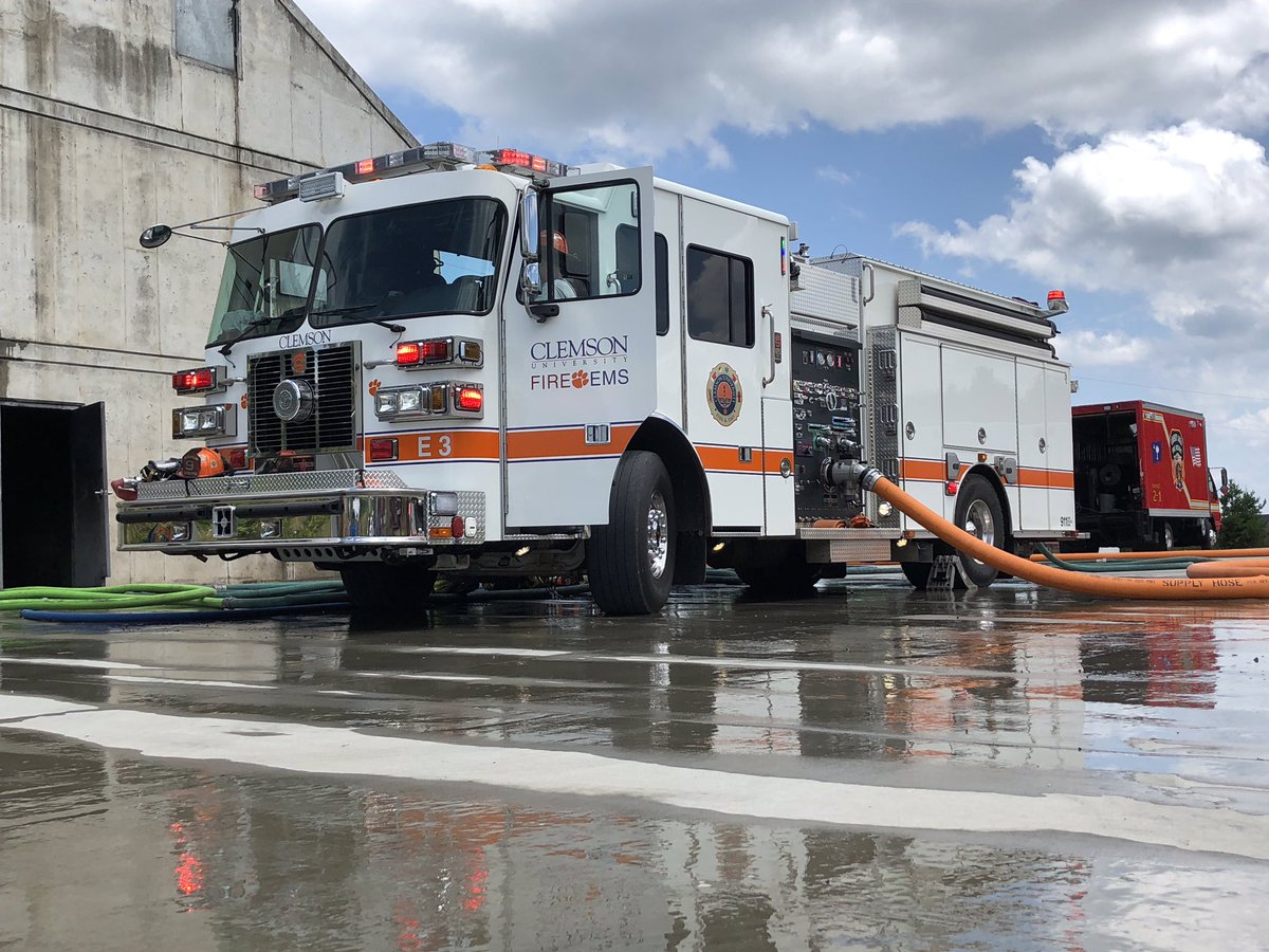 ClemsonFD's tweet image. Clemson University Fire Department partnered with our mutual aid agencies for a 2 day joint training event in Liberty, SC. Here are a few pictures from Day 1. More to come tomorrow! #firetraining #traintogether #trainingsaveslives