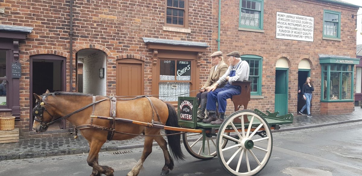 stcatherinessch's tweet image. Year 8 having a great day at the Black Country Museum #scshistory