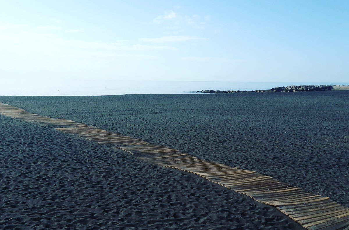 Visitlapalma_uk's tweet photo. Sometimes it's so hard and stressful to work and live on #LaPalma... #VitamineLaPalma #LaPalmaEffect https://t.co/OR7CmINRGi