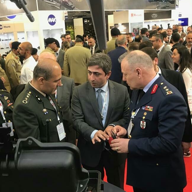 asisguard's tweet photo. Genelkurmay Plan ve Prensipler Başkanı Tümgeneral Reha Ufuk ER, #IDEF19'da standımızı ziyaret ederek ASISGUARD #SONGAR ve #SALGUR ile ilgili ayrıntılı bilgi aldı.
#ASİS #ASISGUARD #savunma #savunmasanayii #defenceindustry #defence #teknoloji #technology #industry #sanayi https://t.co/VMTWvFHYNz