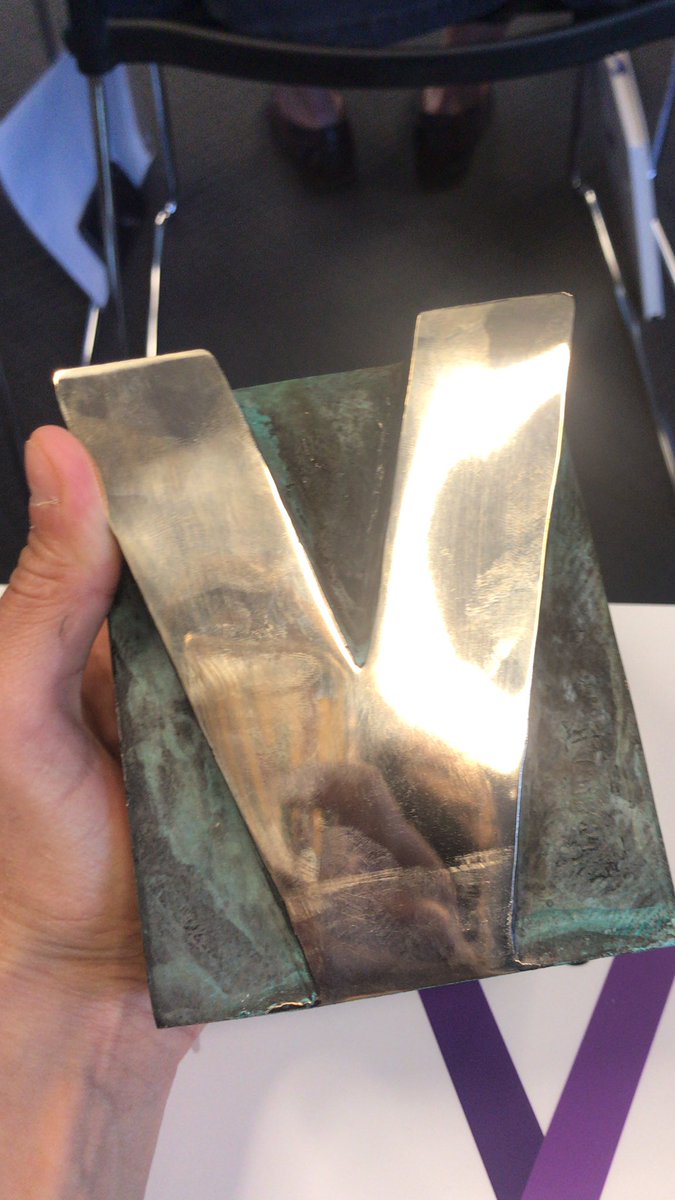 saez_cristina's tweet photo. Estoy como un flan!!! Ganadora del #PremioAccenture en la categoría de Economía e innovación por el reportaje “Impulsar la economía durmiendo” en el @mgzine !!! Gràcies @FelixBadia per confiar sempre en mi 🙏🏻 https://t.co/iwBOTMub53