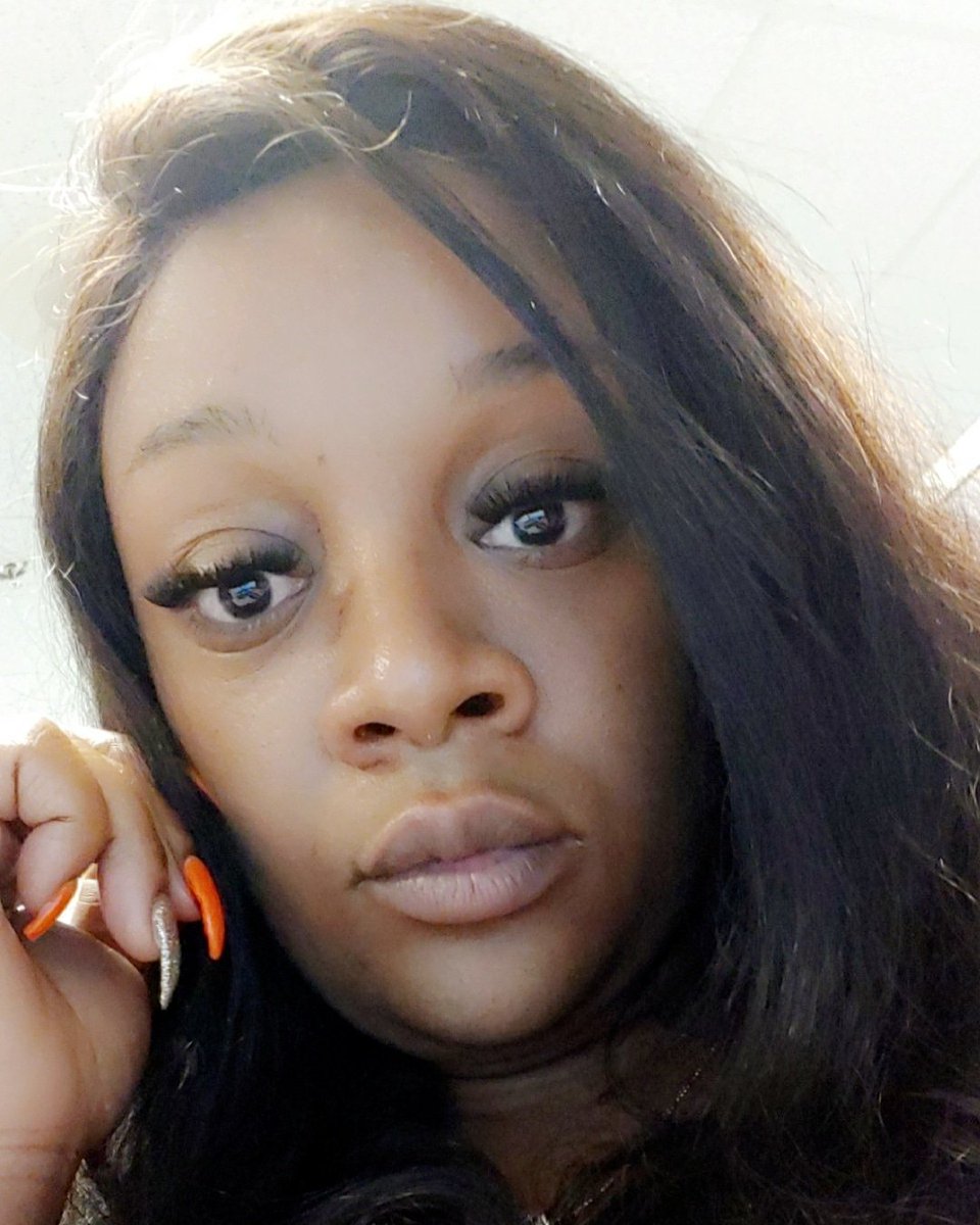 QueenStatus10 tweet picture