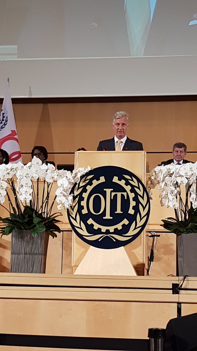 SabineSlegers's tweet photo. Koning Filip spreekt de Internationale Arbeidsorganisatie toe "duurzame vrede is maar mogelijk als bij de toekomst van werk sociale rechtvaardigheid voorop staat" #ilo100 #ILO100BE https://t.co/thRrSSFd7V