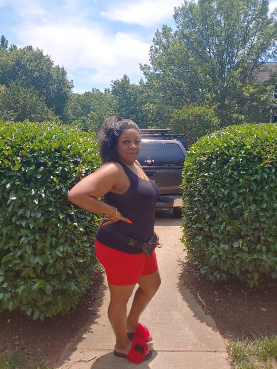 QueenStatus10 tweet picture