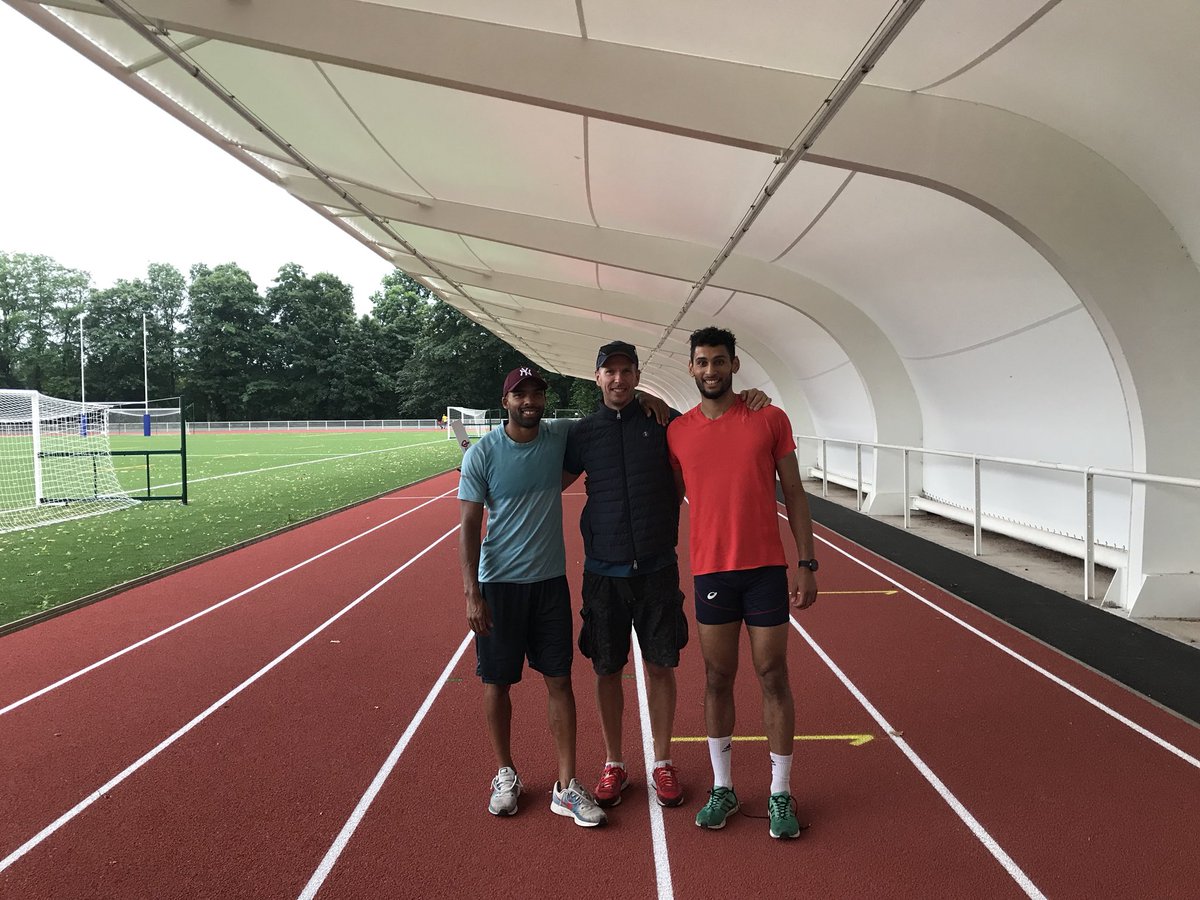 thib_deschamps's tweet photo. 2 décathloniens à +8000points avec le référent national des #épreuvescombinées testent le plus beau complexe d’entraînement en France dédié à l’athlétisme au @CREPSwattignies @hautsdefrance 🏃🏾‍♂️🙌🔝😊 @FFAthletisme @fBariseau @AnPinon @PresidentFFA @PatriceGerges @LamblinPhilippe https://t.co/pYfROPlqja