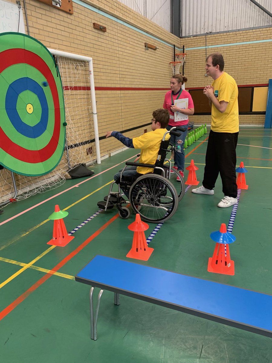 PritchardSuzi's tweet photo. Tri Golf Target supplied and supervised by James from @Panathlon for the Natspec Games 2019 @youngepilepsy A GREAT HIT ( excuse the pun! ) 🎯 https://t.co/yB7jbt50y9
