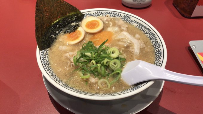 丸亀製麺が潰れた跡地にラーメン屋出来てたので食べてきた。味玉肉そばなかなかウマス。 