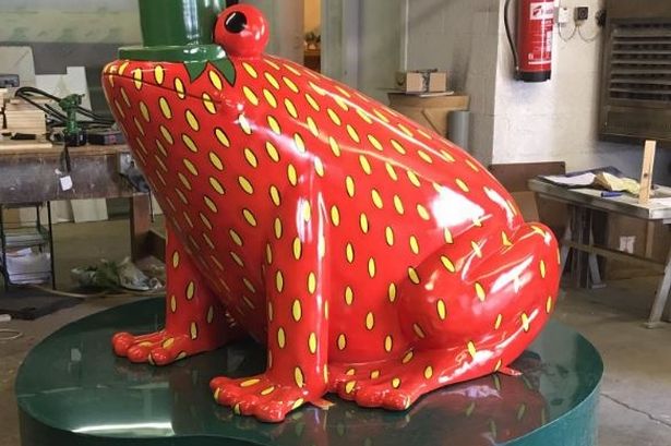 NHSStockportCCG's tweet photo. Move over Manchester bees - a giant frog trail is coming to Stockport and it launches at the end of this month: https://t.co/Wp8UNe0IRD #leapfrogtrail #frogtrail @familymanc https://t.co/KBu4E5V7Um