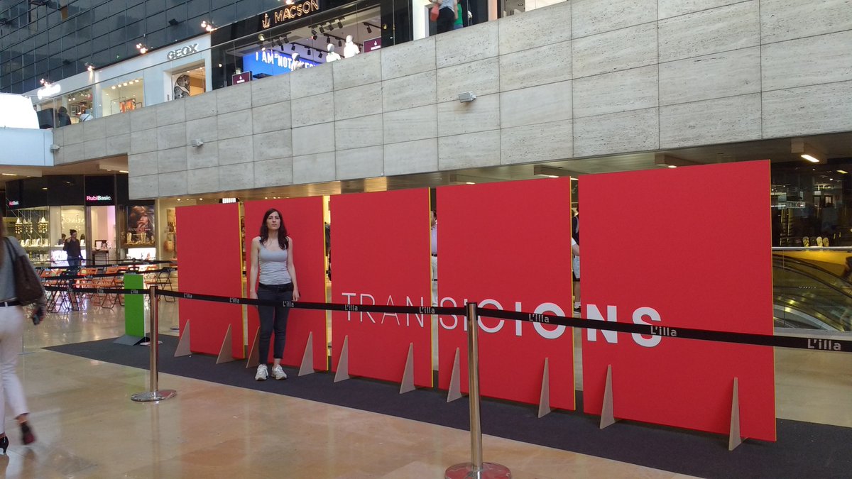 DaliaAdillon's tweet image. Avui és l’últim dia que podeu veure el mural #Transicions a @lilladiagonal . Una peça creada per al festival de disseny #DissenyEnDiagonal que es celebra en el marc de la #BarcelonaDesignWeek. No us ho perdeu!