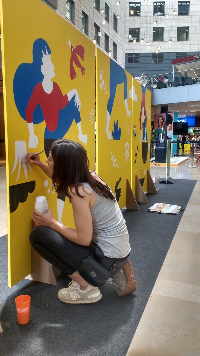 DaliaAdillon's tweet image. Avui és l’últim dia que podeu veure el mural #Transicions a @lilladiagonal . Una peça creada per al festival de disseny #DissenyEnDiagonal que es celebra en el marc de la #BarcelonaDesignWeek. No us ho perdeu!