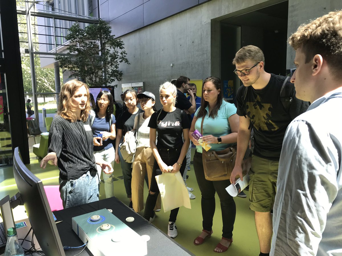 csbdresden's tweet image. Image analysis with #AI showcased by @frauzufall and @tibuch_ @jug_lab @csbdresden. Full house at the interactive simulation of #CARE networks on the 2nd day of #OUTPUTDD @tudresden_de. @mpicbg @imprs_mpicbg @uschmidt83 @pietzscht