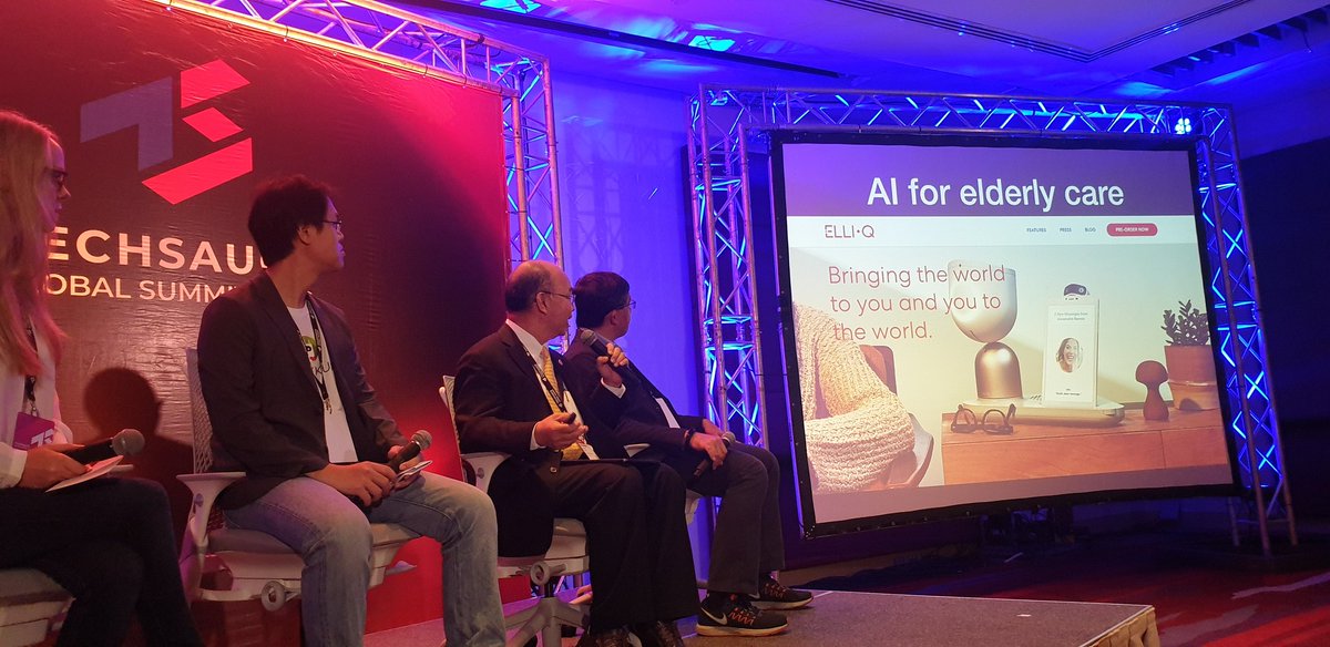 RuffSusie's tweet image. Dr. Sranyoo Chanate on AI in elderly care. Great panel on AI and data in Healthcare in Asia at Health Tech Stage.
#techsauce, #welfaretech
