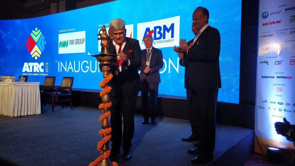 TyreAsia1's tweet photo. Anant Goenka of @CEATtyres inaugurates ATRC 2019 in Chennai, India #ATRC2019

https://t.co/dl9uFUpDUV https://t.co/7QZVbM5pBY