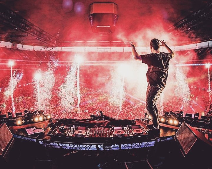 mgarrixunity's tweet photo. Boom @WORLDCLUBDOME ๐ฅ / Actually this is one of my fav @MartinGarrix night club lol โค๐ #MartinGarrix #teamgarrix #worldclubdome #nightclub #Frankfurt #martingarrixunity https://t.co/ybVko3BX7Y