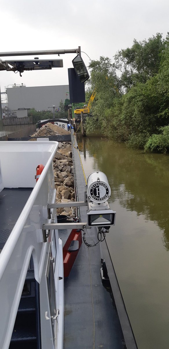 boon_fred's tweet photo. Ronduit #asiocaal dat sommige #gemeentes voor dit soort faciliteiten #havengeld durven te vragen ,hier de #glashaven #Tiel #BLN #binnenvaart #droevenis https://t.co/4a9dtqiwRD