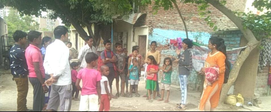 A cleanliness &amp; sanitation awareness drive was organised by swacchagrahis in Noida's sector 43 as part of the #MyCleanIndia movement.

#SwachhBharat