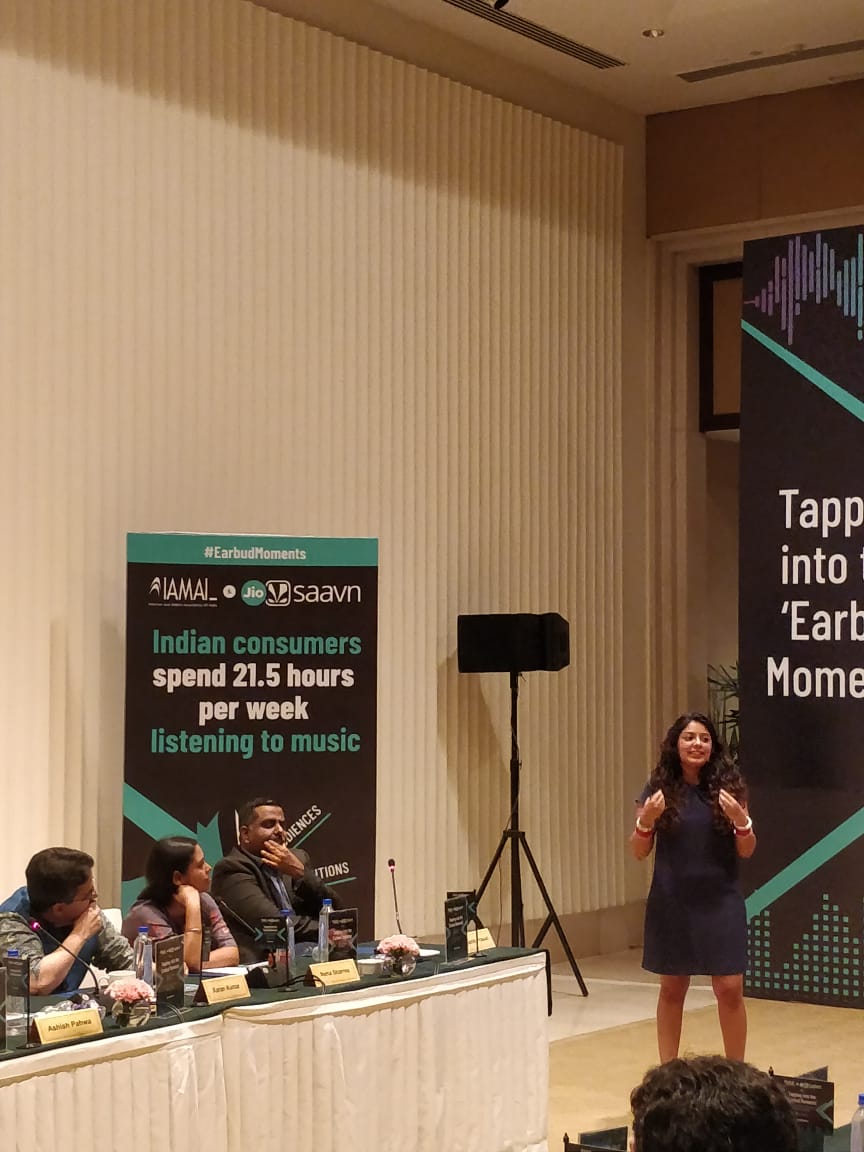 IAMAIForum's tweet photo. 17.61 Cr. podcast listeners by 2023

India is the 3rd largest podcast listening market in the world
85% of people are on ad supported platform
- @suhani13790

Stay tuned as we deep dive into more such #Earbudmoments
@JioSaavn https://t.co/zfcNtVBHeh