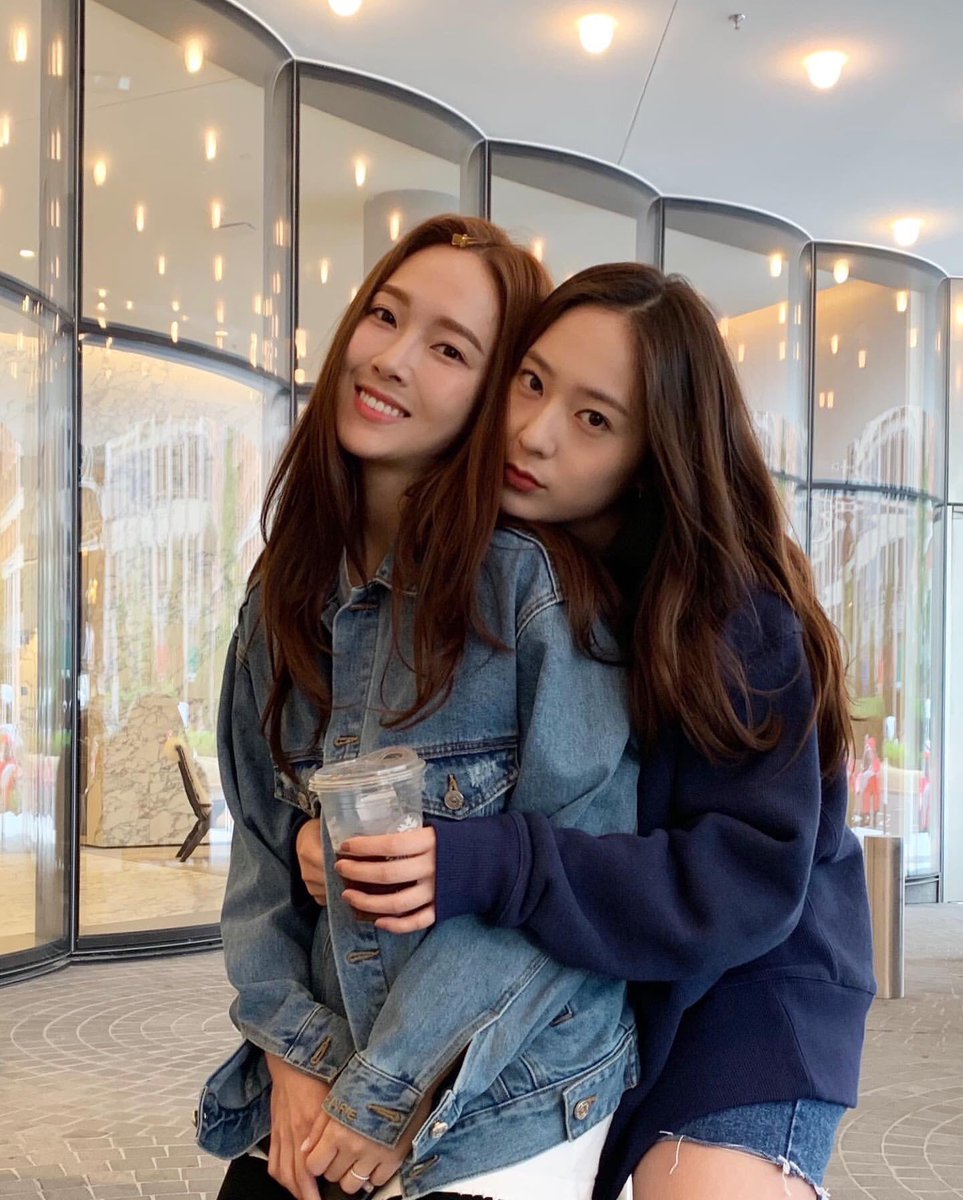 KTALBOTH94's tweet photo. (📸) #KRYSTALBTH (June 19th, 2019) - Instagram Updates พี่น้องจองซิส💙 https://t.co/kYZHXCjNb1