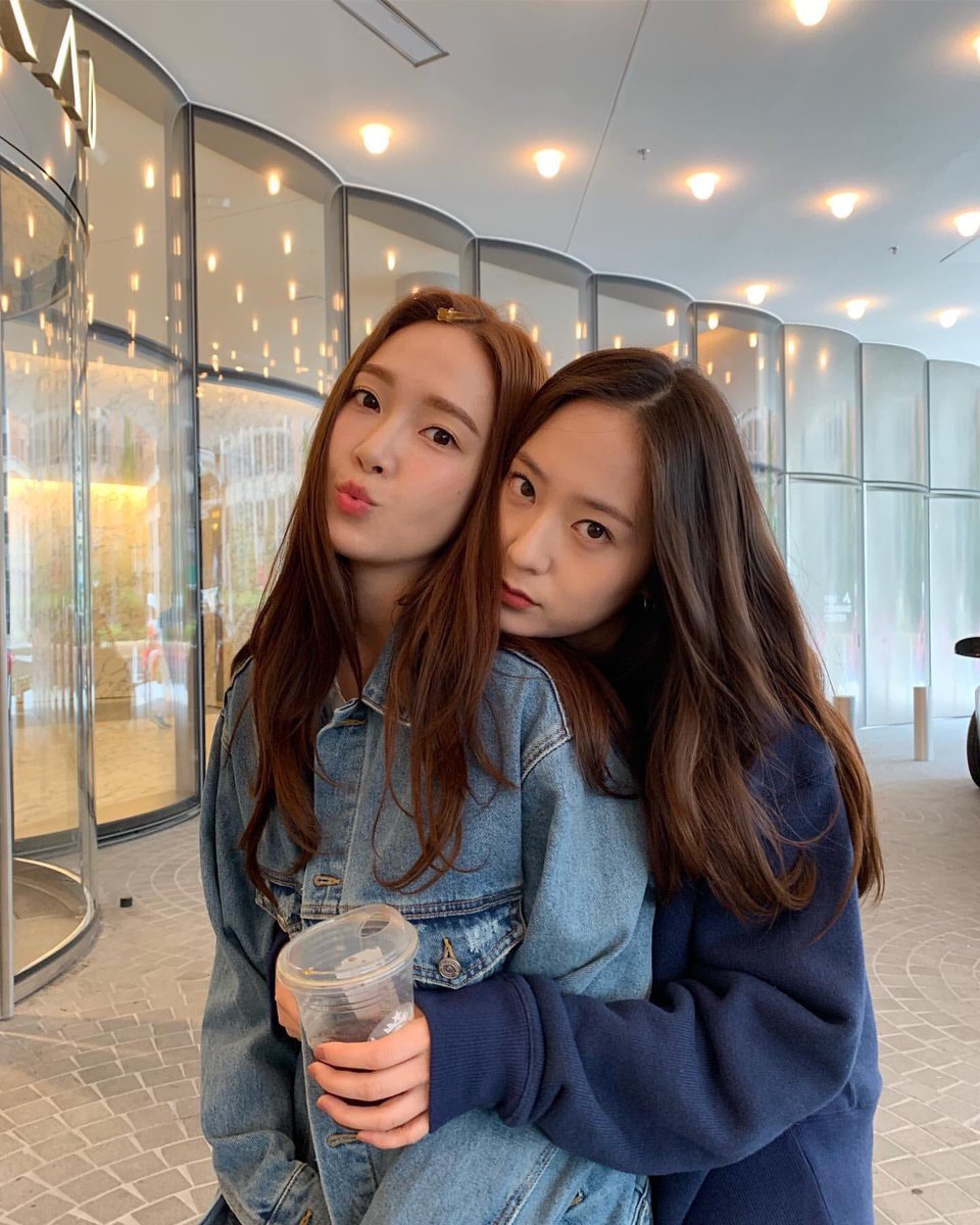 KTALBOTH94's tweet photo. (📸) #KRYSTALBTH (June 19th, 2019) - Instagram Updates พี่น้องจองซิส💙 https://t.co/kYZHXCjNb1