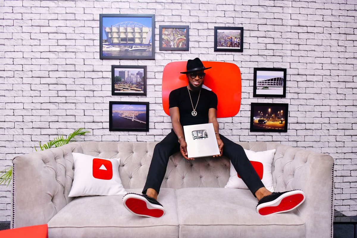 CSAglobal_'s tweet image. The @YouTube event, "An Evening With D'banj" was a night for the books! We celebrated the iconic #Kokomaster for transcending the world of entertainment, redefining himself beyond music and building a brand that shines art. Here's a shout-out to the #AfroBeats legend!

#CSAfamily