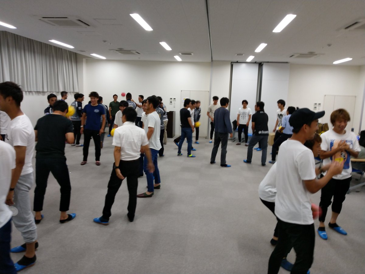 LifeKinetikJPN's tweet photo. 奈良クラブ様に声をかけて頂き、ライフキネティックのご紹介
遅い時間で疲れていると思いますが、時間が足りないぐらいの盛り、そして終了後の質問も多数頂きました！
選手、スタッフの皆様、貴重なお時間ありがとうございます。
#奈良クラブ　#naraclub 　#ライフキネティック　#サッカー　#JFL https://t.co/E9ZVI6yPEP