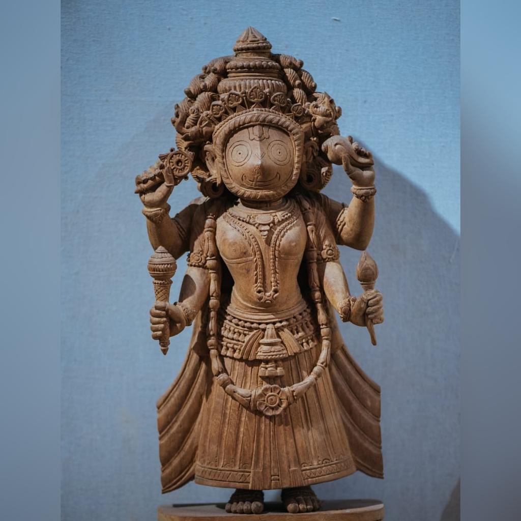 kalabhoomibbsr's tweet image. The modern wooden image of Jagannath Narayan, a product of the artistic imagination. Hand carved using White Beach Wood, locally known as #Gambhari, has been collected from Ganjam. This variety of wood is insect resistant and easy to #carve. 

#ArtefactOfTheWeek #ModernWood