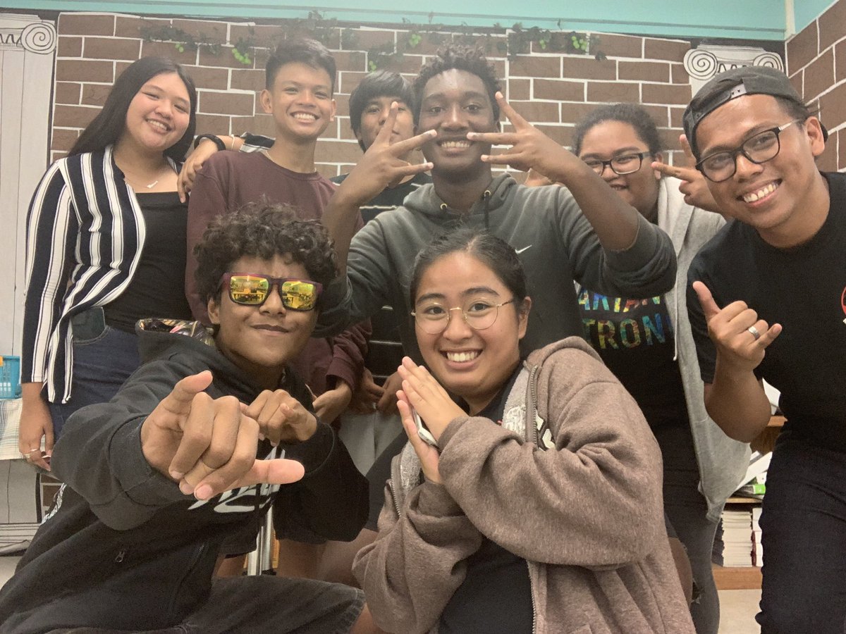 MrDarag_MHS's tweet photo. S.Y. 2018-2019 is officially done. #Resilience #C02022 https://t.co/daIVbH06Dh