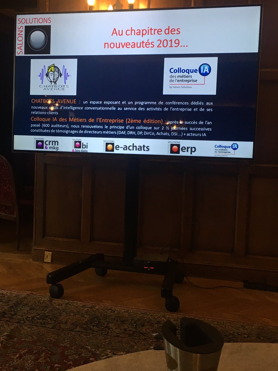 Documation2024's tweet photo. Au chapitre des nouveautés des @SalonsSolution1 : #ChatbotsAvenue et le #ColloqueIA des métiers de l’entreprise . Présentation des autres grands thèmes des conférences par Philippe Grange directeur des conférences #dématérialisation #ProcessusDocumentaires #RPA https://t.co/7HAnrFPMzf