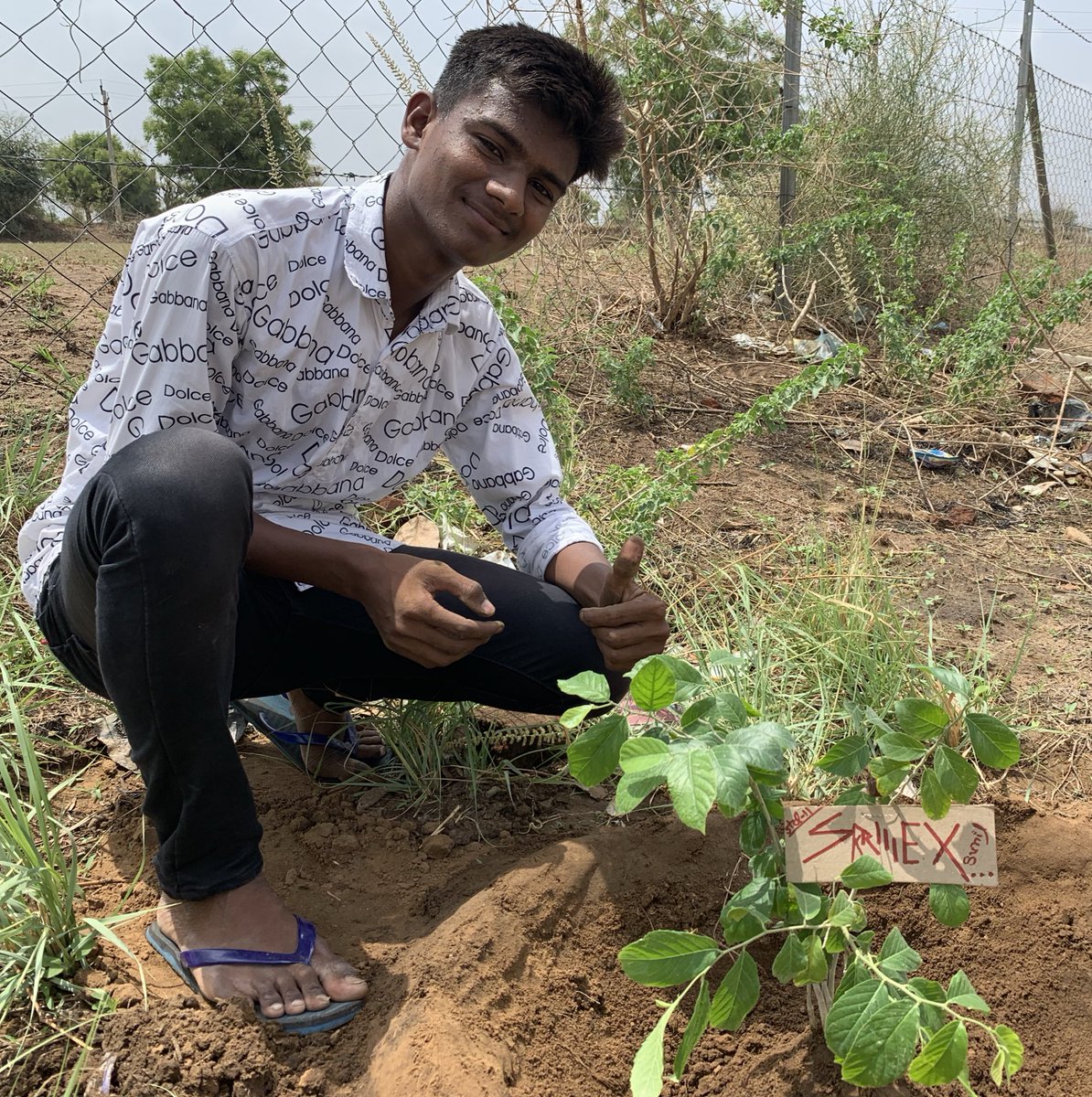 “मेरा वृक्ष, मेरे नाम!”
In Vadgam, students planted 100 trees, with each tree bearing a nameplate of the student who has planted it. The students themselves will take care of each sapling to ensure it grows as much as it can.

#GreenGujarat 
#Gujarat 
#MyTreeInMyName
#Vadgam