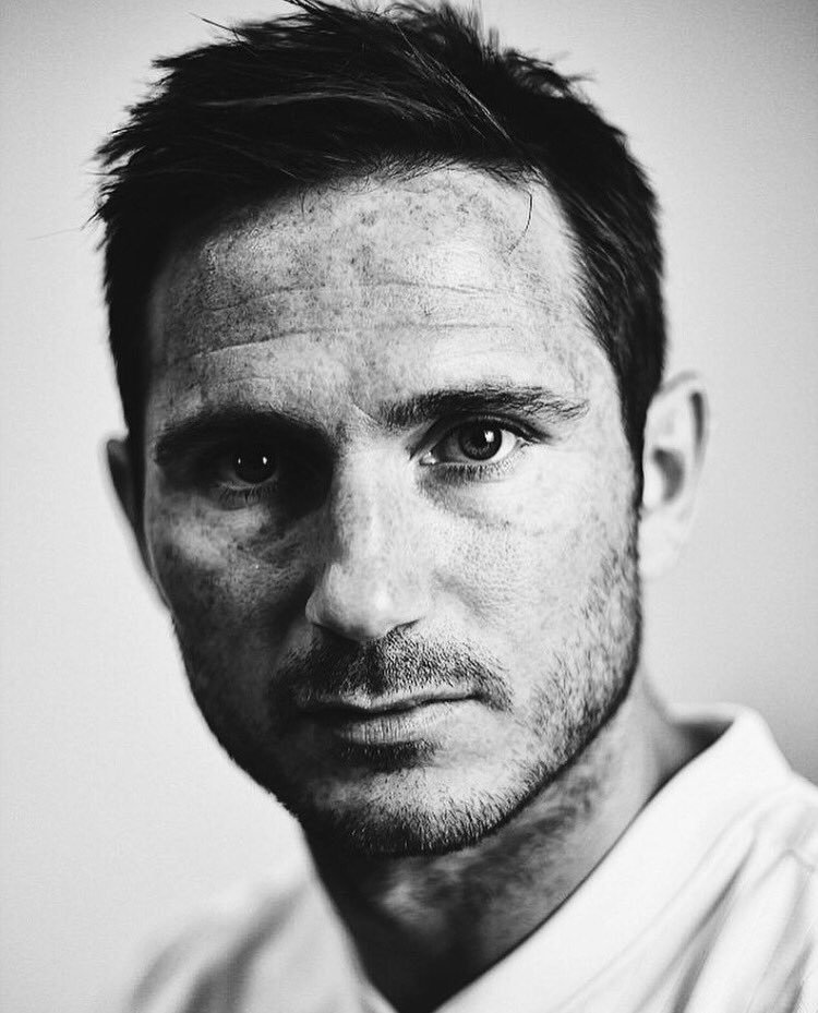 Football__Tweet's tweet image. Happy birthday to Frank Lampard, who turns 41 today.

🏟 Games: 913
🏴󠁧󠁢󠁥󠁮󠁧󠁿 Caps: 106
⚽ Goals: 303
🏆 Trophies: 14
✅ Only midfielder to score 150+ goals in the Premier League
✅ Chelsea&apos;s all-time goalscorer
✅ Fourth-most assists in Premier League history