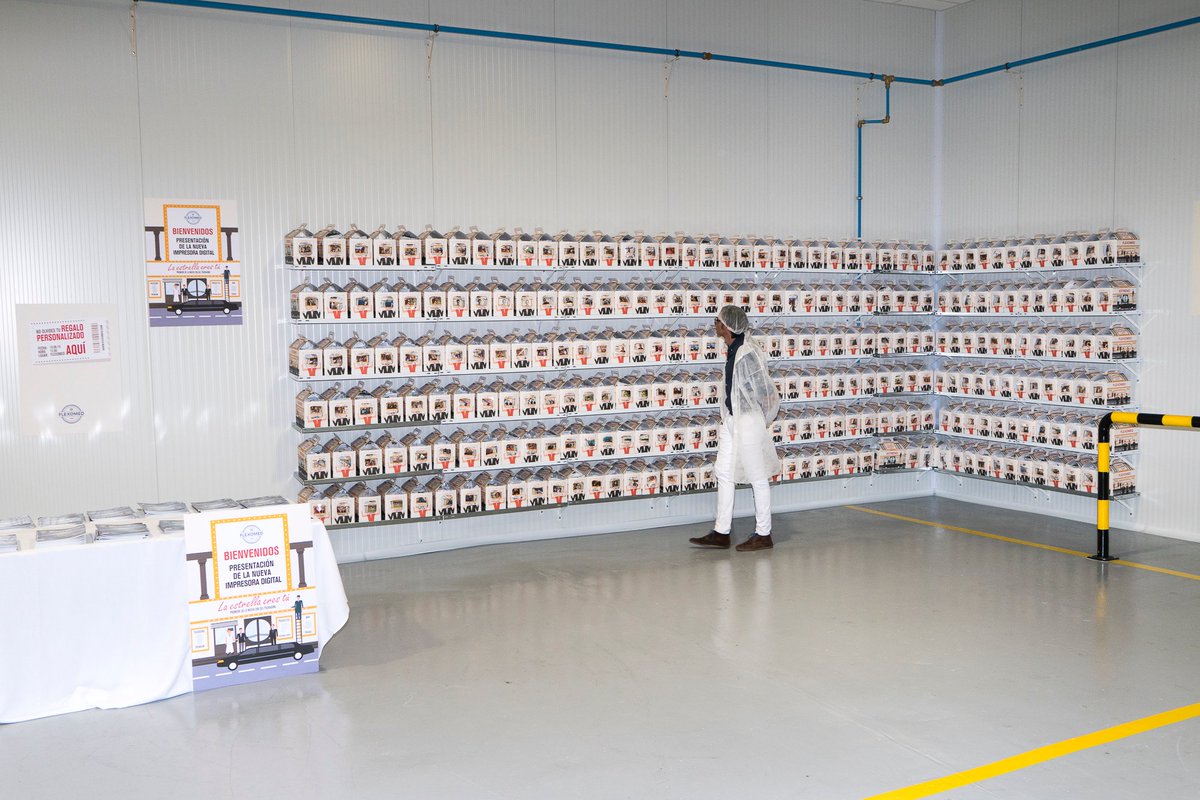 FLEXOMED1's tweet photo. Con esta impresora conseguiremos un producto más sostenible, un diseño único y 100% personalizable. #Packaging #PackagingDigital #HPIndigo20000 #ImpresiónDigital #BienvenidaHPindigo20000 https://t.co/t65Es9RdfA