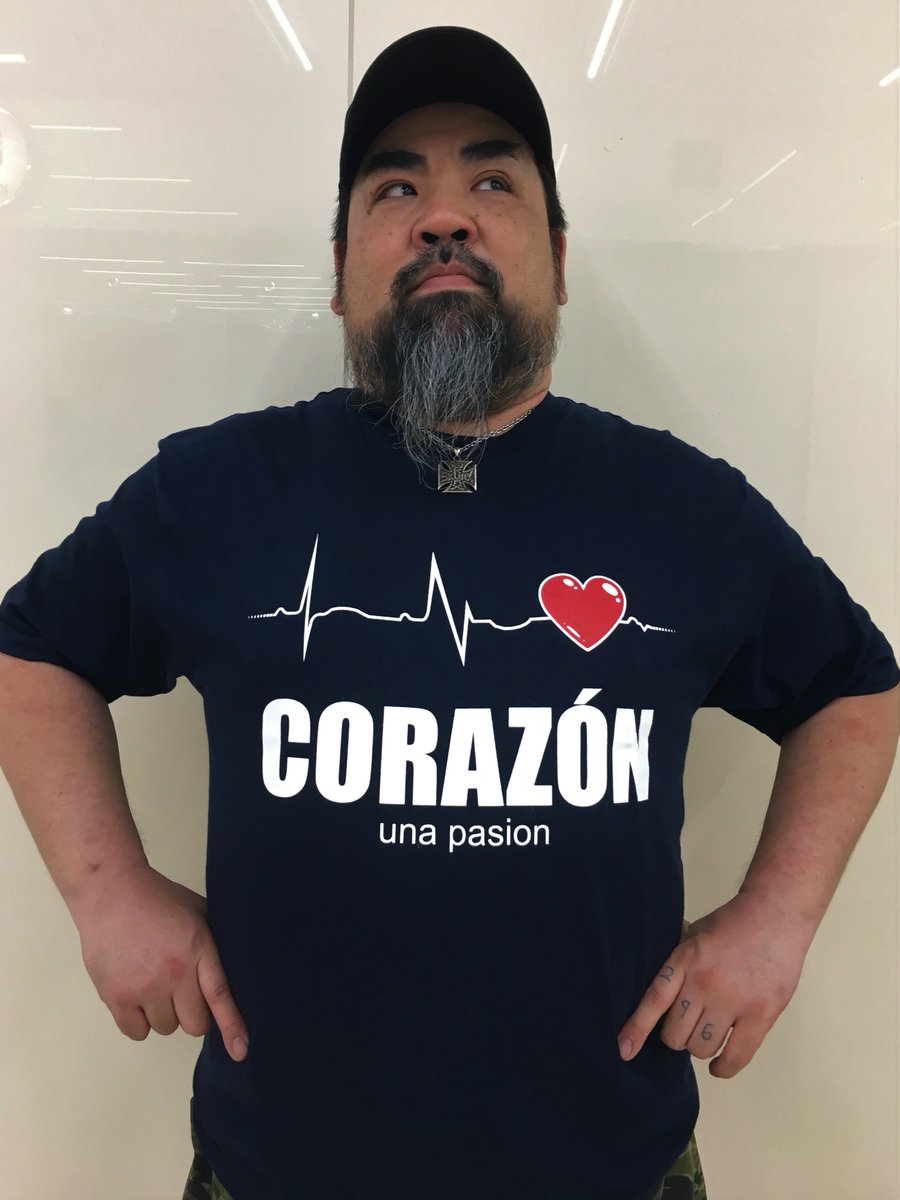 DEPORTES_SHOP's tweet photo. 【CORAZON】お陰さまで残り僅かなサイズもございます!
心電図のベーシックTシャツ好評発売中です。カラーはブラック、ホワイト、ネイビー、グレーの4色。サイズはS~XXLまで。3780円(税込)あなたは何色をチョイスしますか?#corazo #コラソン #basic #ベーシック #ハート増殖 https://t.co/fnWfe5Wdki