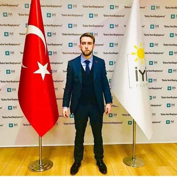 Mersin İYİ Parti Gençlik Kolları İl Başkan Yardımcısı Değerli Dava Arkadaşımız Ülküdaşımız Ali Göktunç Sevingül yoğun bakmda verdiği mücadlesini kaybtmştir. Merhuma Allahtan rahmet Ailesine Sevdiklrine ve İYİ Parti Camiasna sabrlar dilyorm. Mekann cennt olsn Cesur Yürkli İYİ İnsn