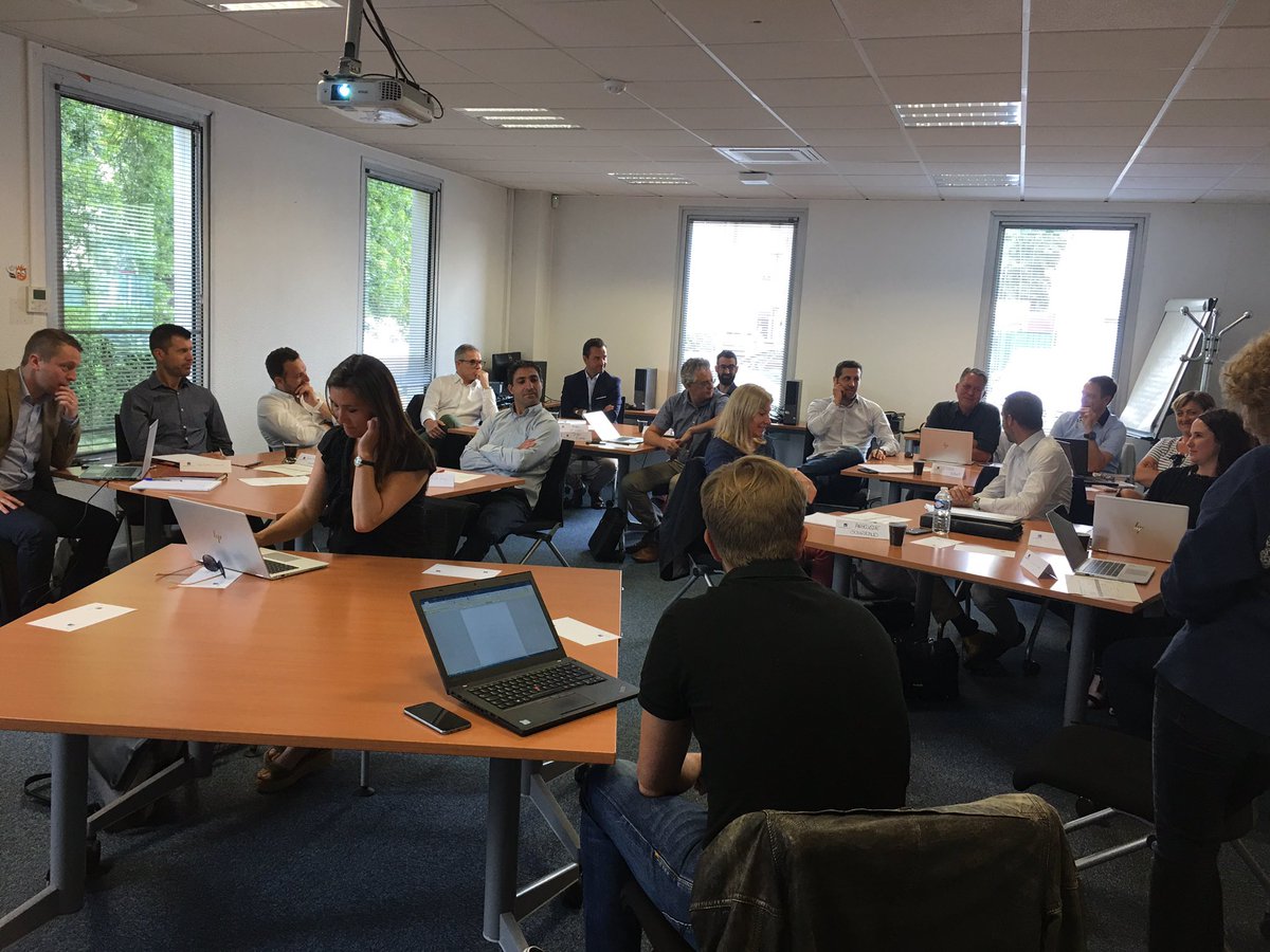 Ecole de l’entreprise promo du Sud Ouest à Pessac c’est parti pour 2 jours de construction ! Salle comble autour de Françoise Chastanet notre experte. <a href="/LilianeBorieux/">Liliane Borieux</a> <a href="/_Thomas_Lesage/">Thomas Lesage</a> <a href="/BertrandDauba/">Dauba</a> <a href="/bruno_guesnet/">GUESNET bruno</a>