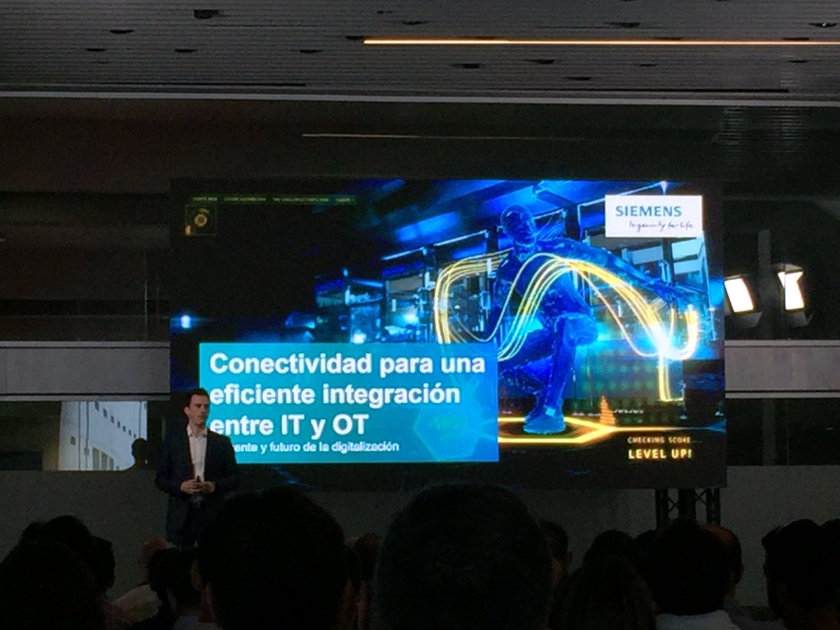 InBCS_Spain's tweet photo. Comienza el #InnovationTour de @siemens_es en el @Metropolitano. Muy atentos para ver como sacarle partido a la #digitalizacion y mejorar la productividad de nuestros clientes https://t.co/tWU18O9Vo7