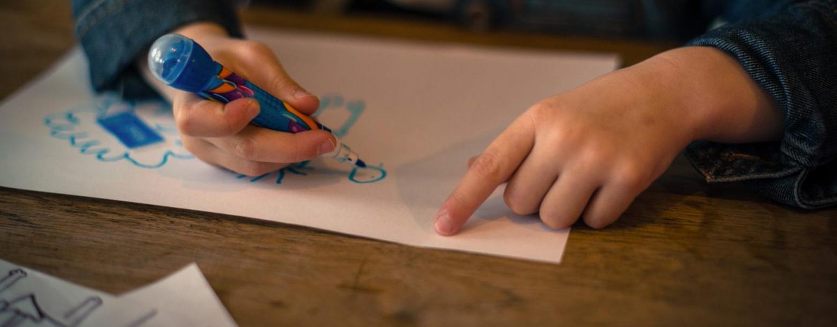 La scuola dell'infanzia pone le basi per tutto ciò che i bambini impareranno in futuro. Ha un ruolo fondamentale, quindi, per contrastare la #povertàeducativa. L'Italia quanto sta investendo? Scoprilo nel nuovo dossier <a href="/openpolis/">openpolis</a> #conibambini 👉 bit.ly/scuoledellinfa…