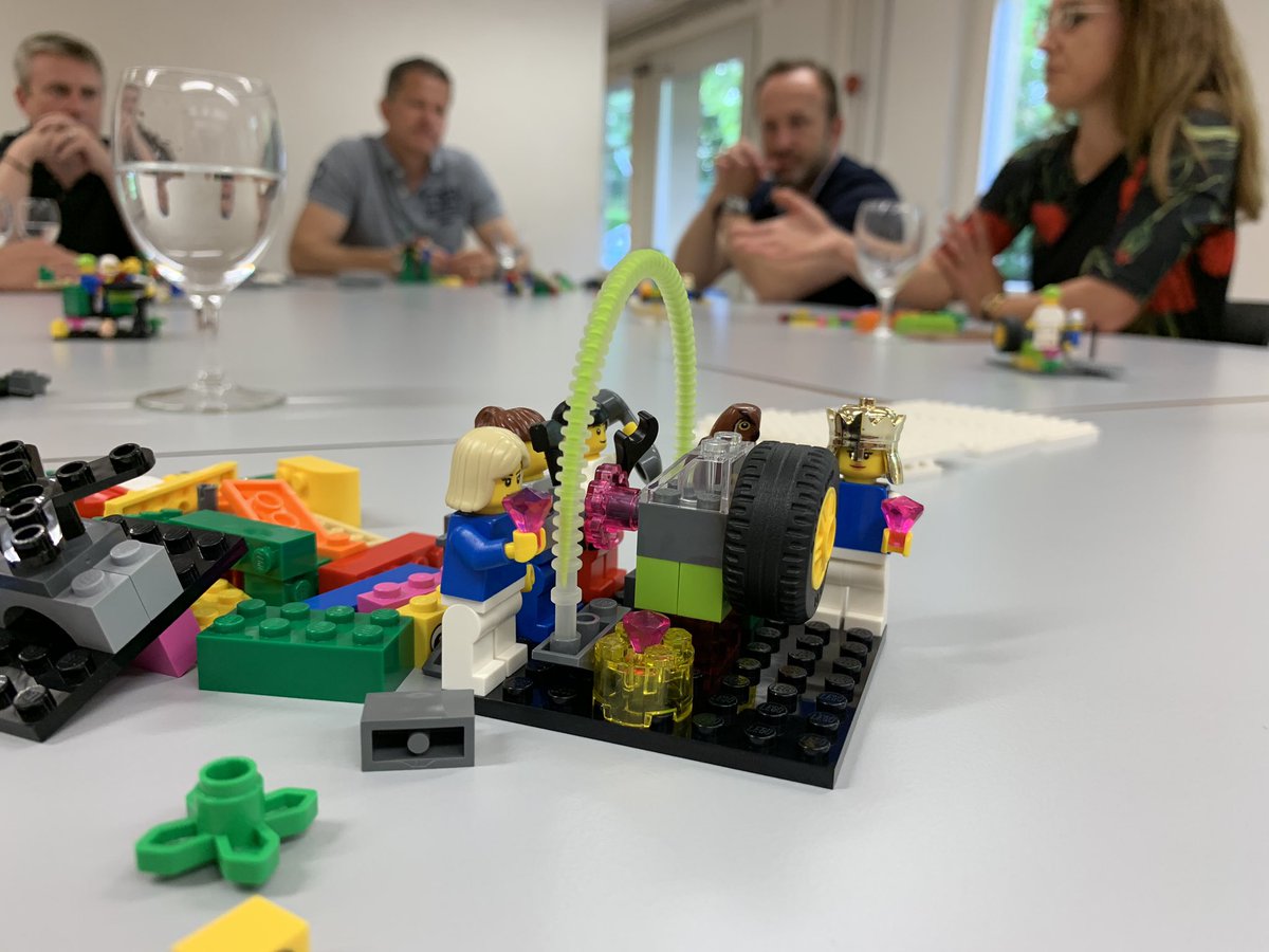es wird konkret mit unserer #vision dank der coolen moderation durch <a href="/CSolenthaler/">Celine Solenthaler</a> mit #legoseriousplay