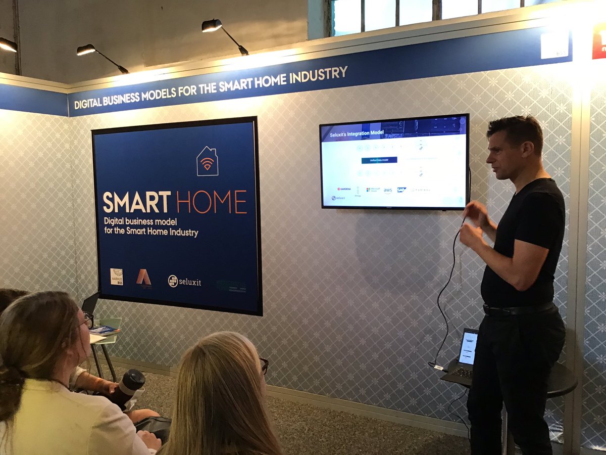 jenspeterhansen's tweet image. Smart Home - did you know, that by adjusting the colour of your indoor light, you can fool your mind to ”misread” temperature up to 1.5 degrees C. E.g.  is it hot, lightning will be more blue. @seluxit presentation at pop-up seminar at #IoTWeekPublicExpo #Smarthome