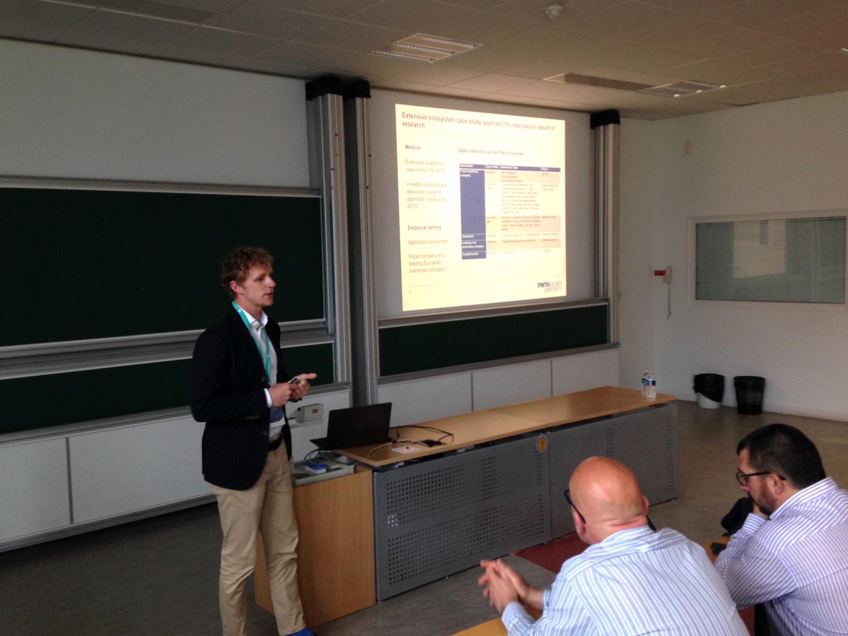 Marc Van Dyck from RWTH Aachen University is exploring why there is no established platform ecosystem between the digital companies in the agricultural sector, as players do not open their resources at #RnDParis2019 @marciquarcie <a href="/RWTH/">RWTH Aachen</a>