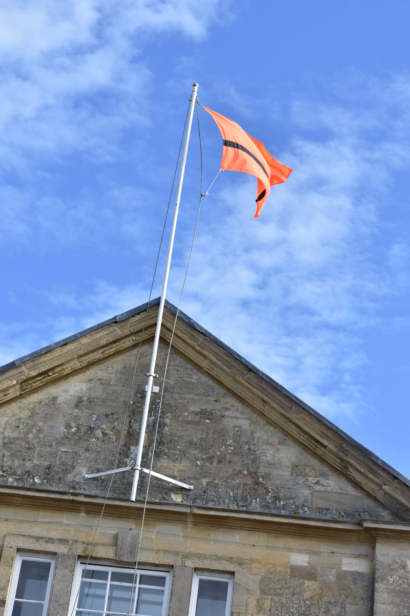 The <a href="/GoRefugeeNation/">The Refugee Nation</a> flag is now flying above the Town Hall here in Witney, against a perfect blue sky