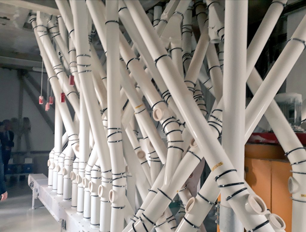 Simine_Namdar's tweet photo. Patrimoine artisanal et savoirs-faire de #Montpellier, visite du #MoulindeSauret avec son meunier M.#Passaga,qui fournit 197 boulangers 🥐🍞ainsi la farine des petits pains bio🥖 des cantines de @montpellier_ #circuitscourts #BoCal #agroecologie #alimentation #economie @Saurel_P https://t.co/gtMETfIjxc