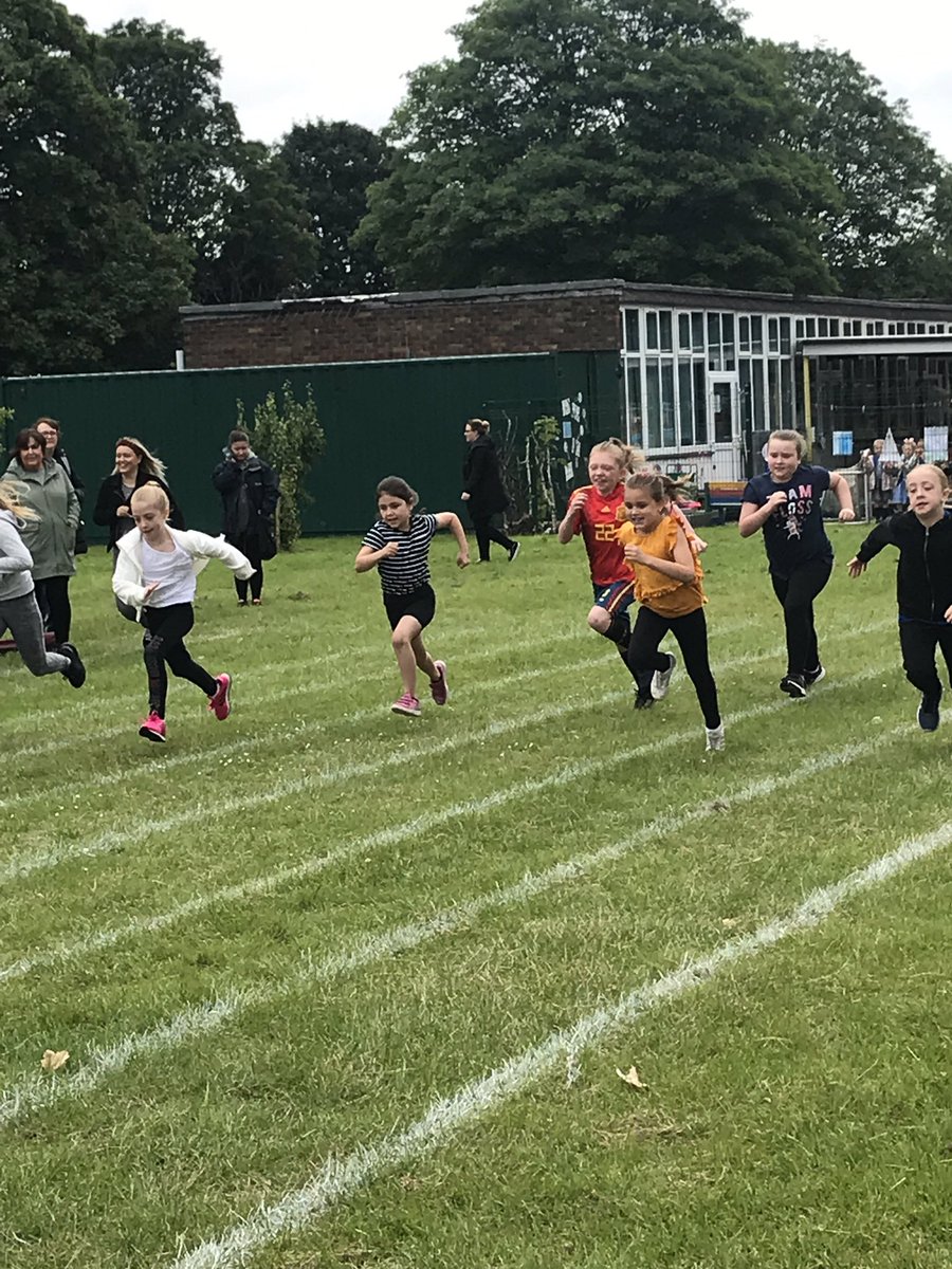 ButtonLane_'s tweet image. Year 3 sports day races #3ag #3kb #3sp
