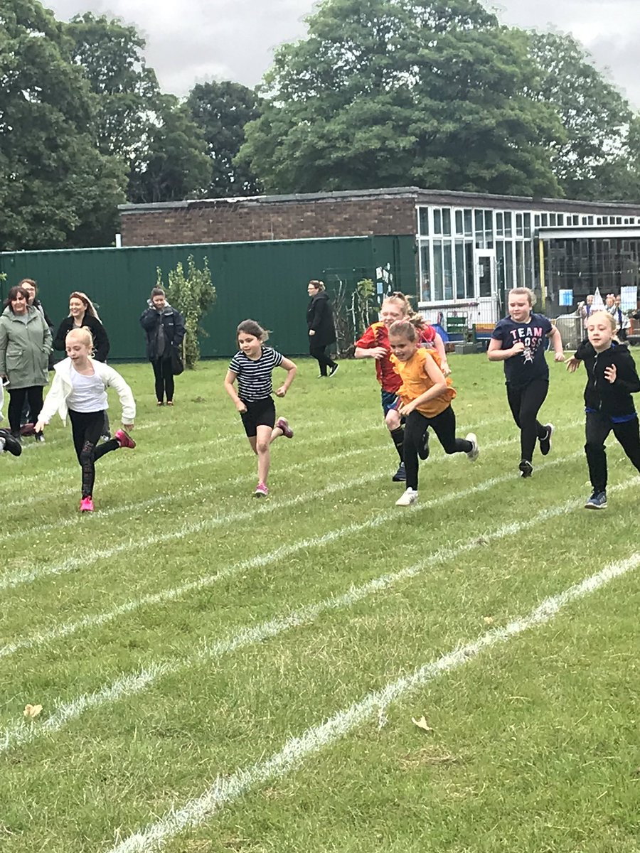 ButtonLane_'s tweet image. Year 3 sports day races #3ag #3kb #3sp