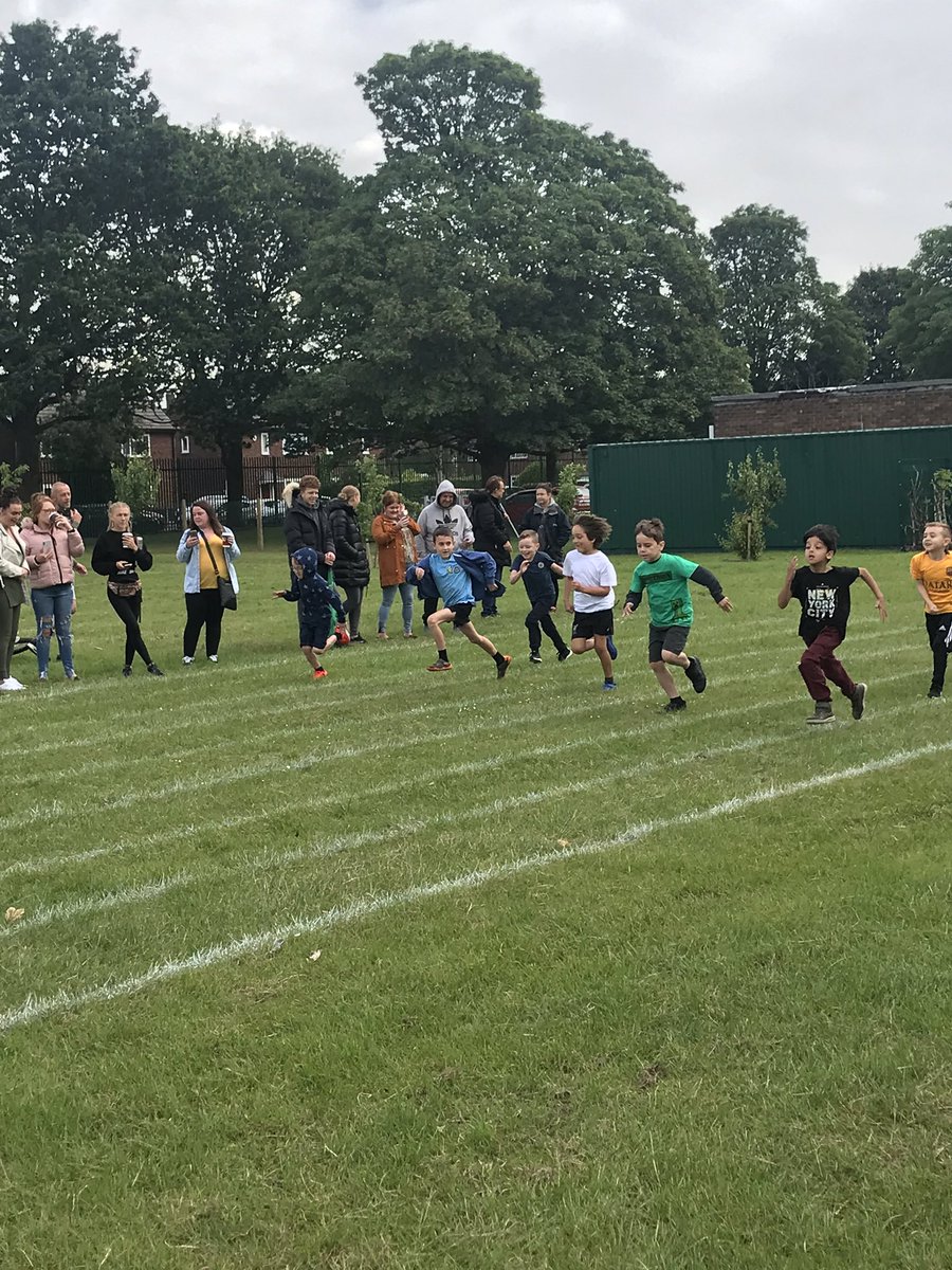 ButtonLane_'s tweet image. Year 3 sports day races #3ag #3kb #3sp
